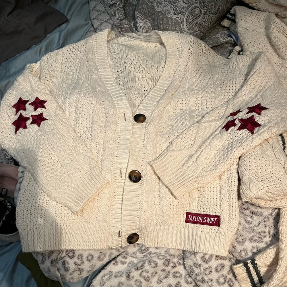 SOLD!!!!!! RED Taylor’s Version